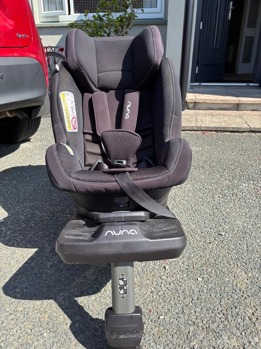 Nuna Rebl Car seat - Image 4