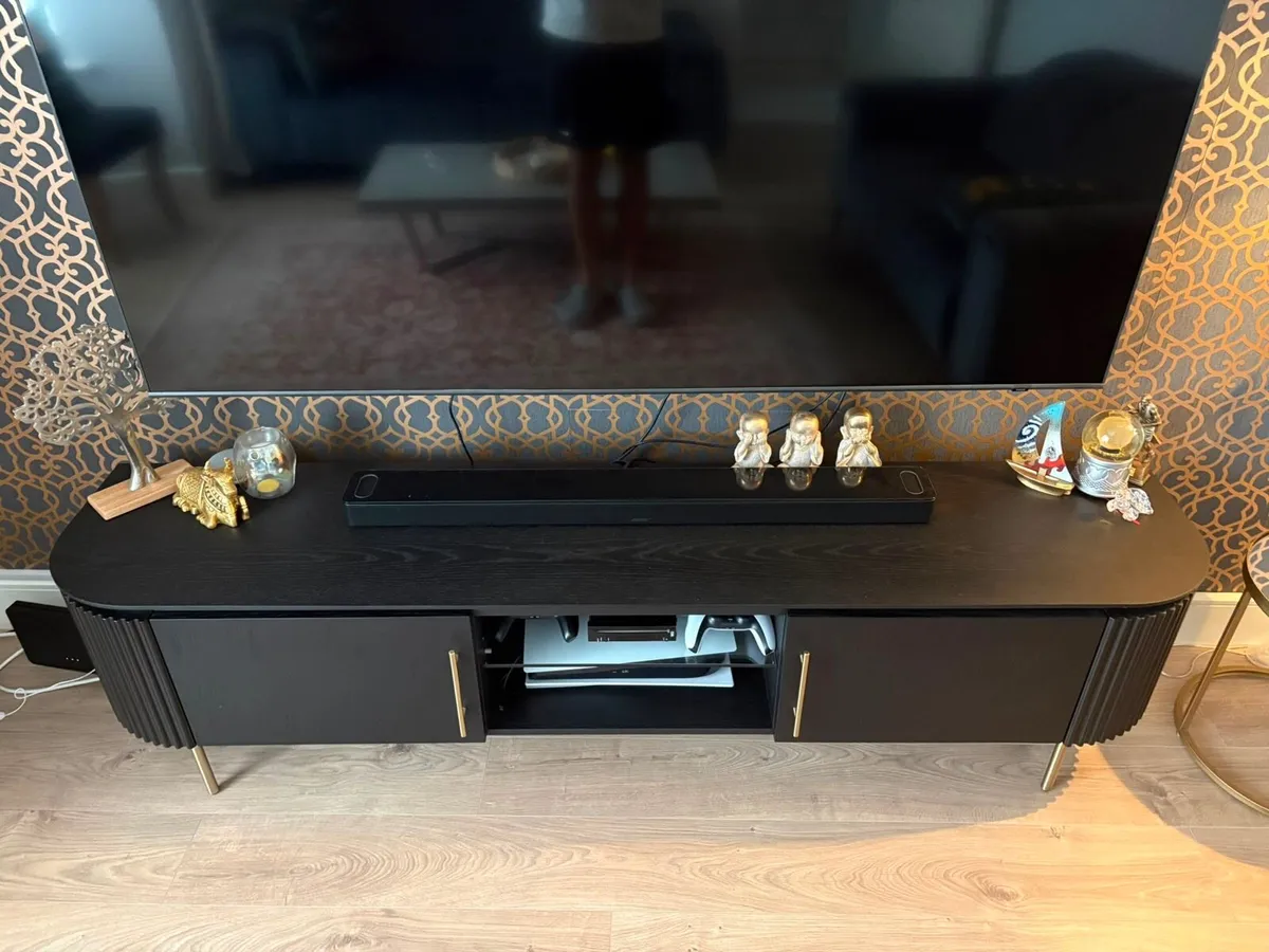 TV Unit - Image 2