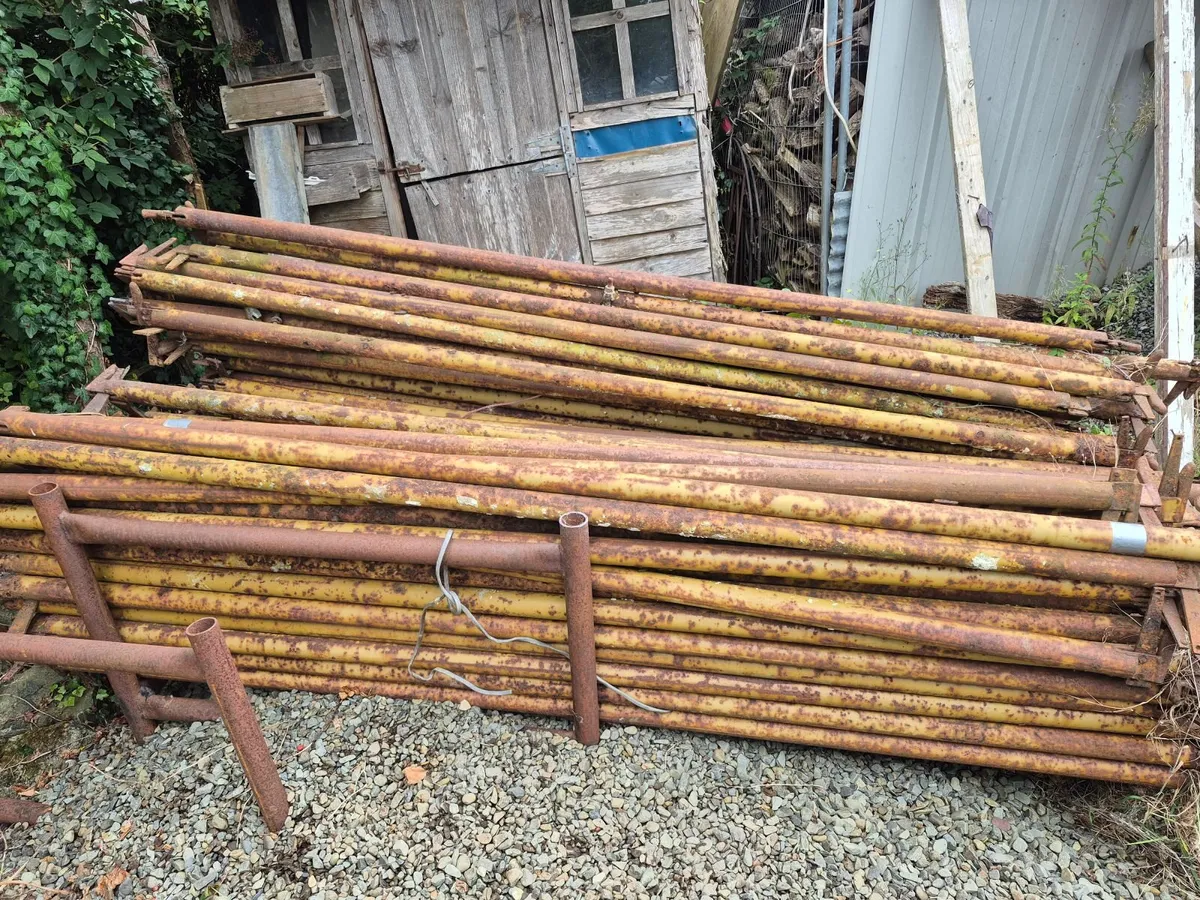 2nd. hand scaffolding - Image 1