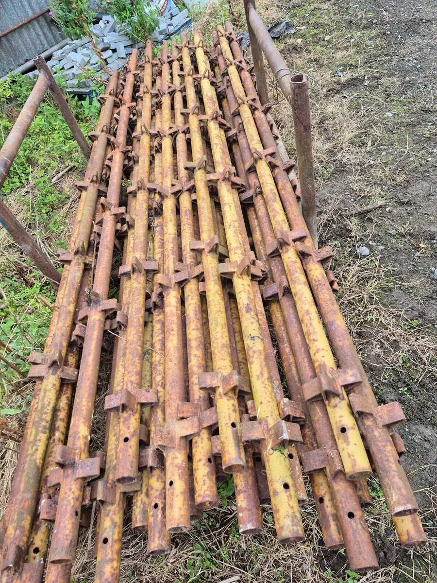 2nd. hand scaffolding - Image 4