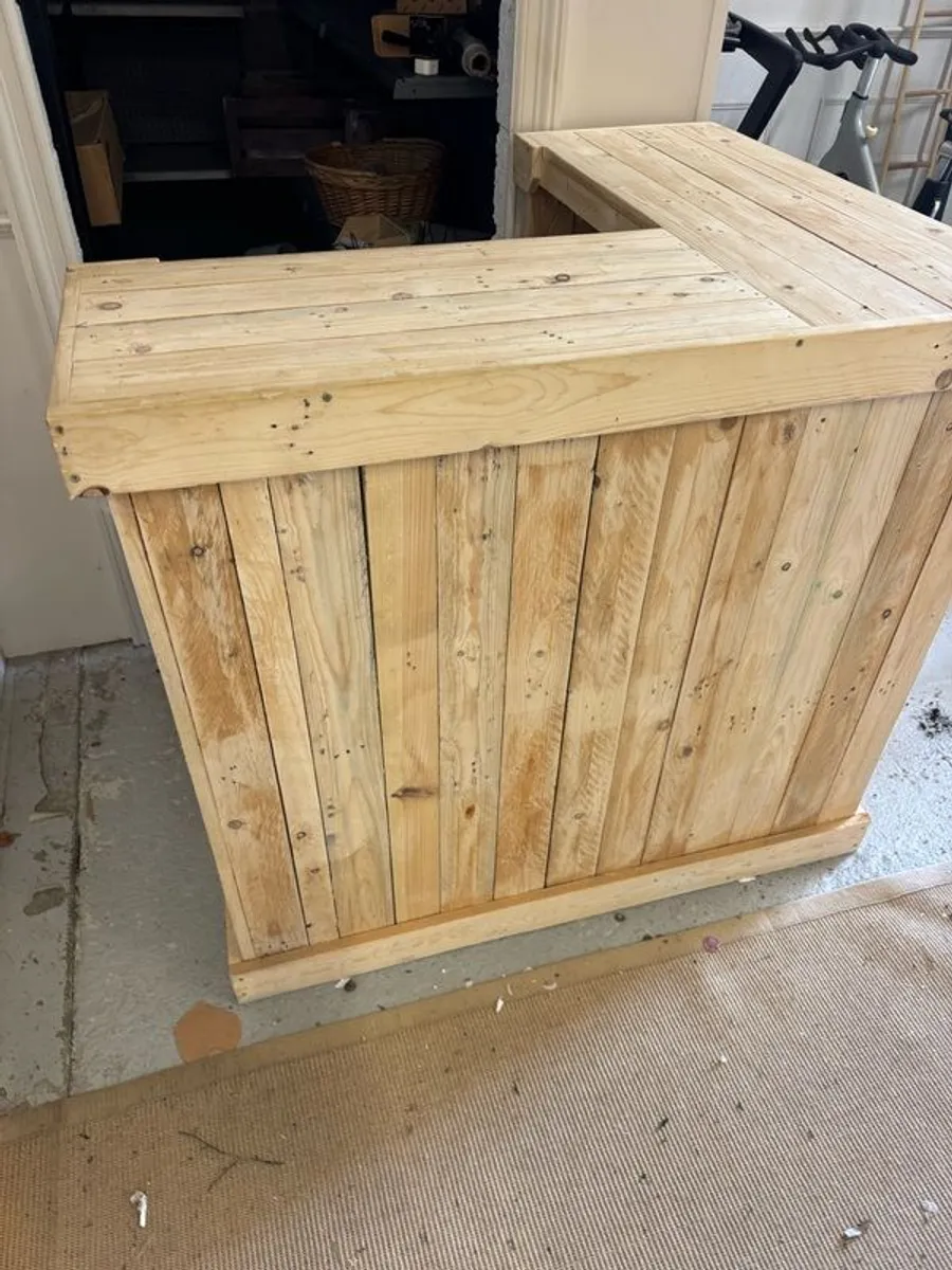 Home Bar suitable for inside or outside - Image 3