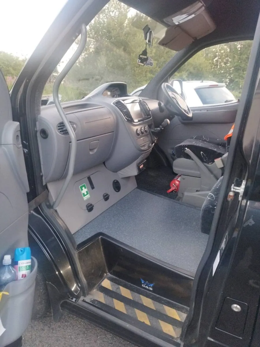 Bus - Image 4