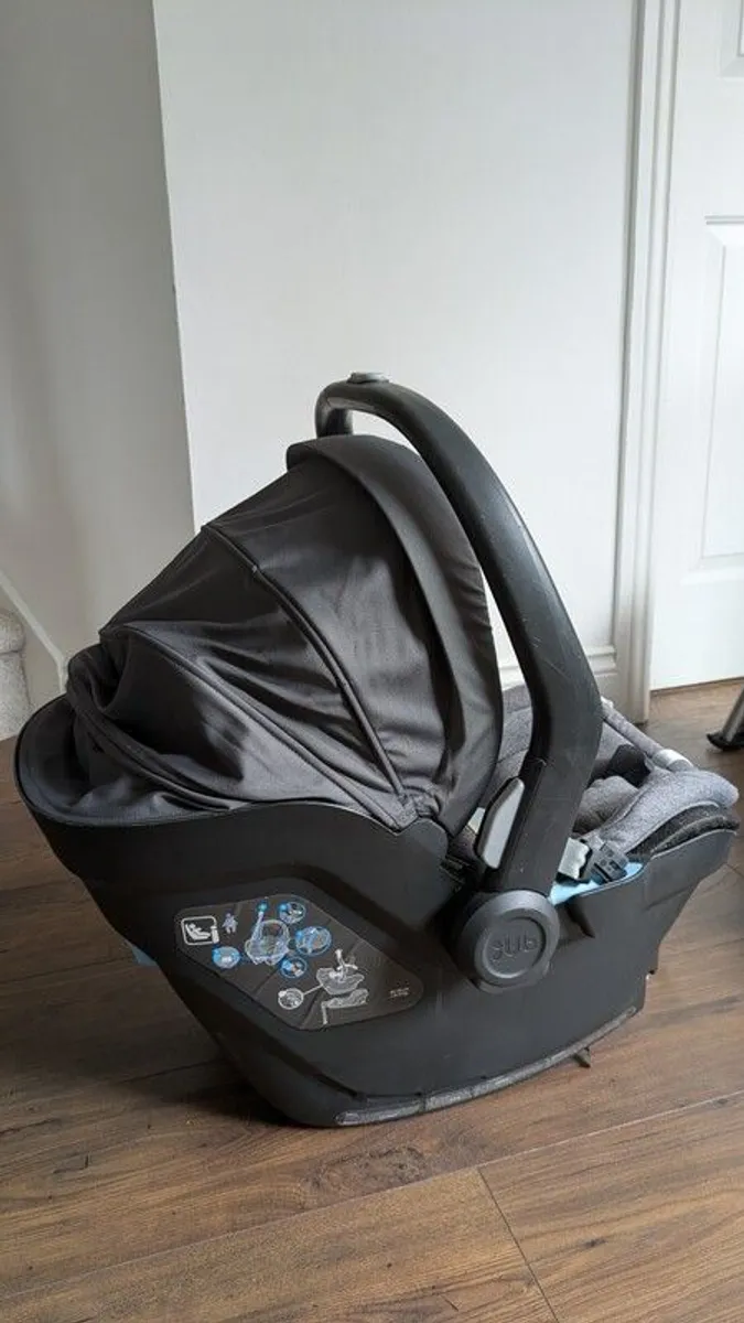 UPPAbaby Mesa i-Size Car Seat & ISOFIX Base - Image 1