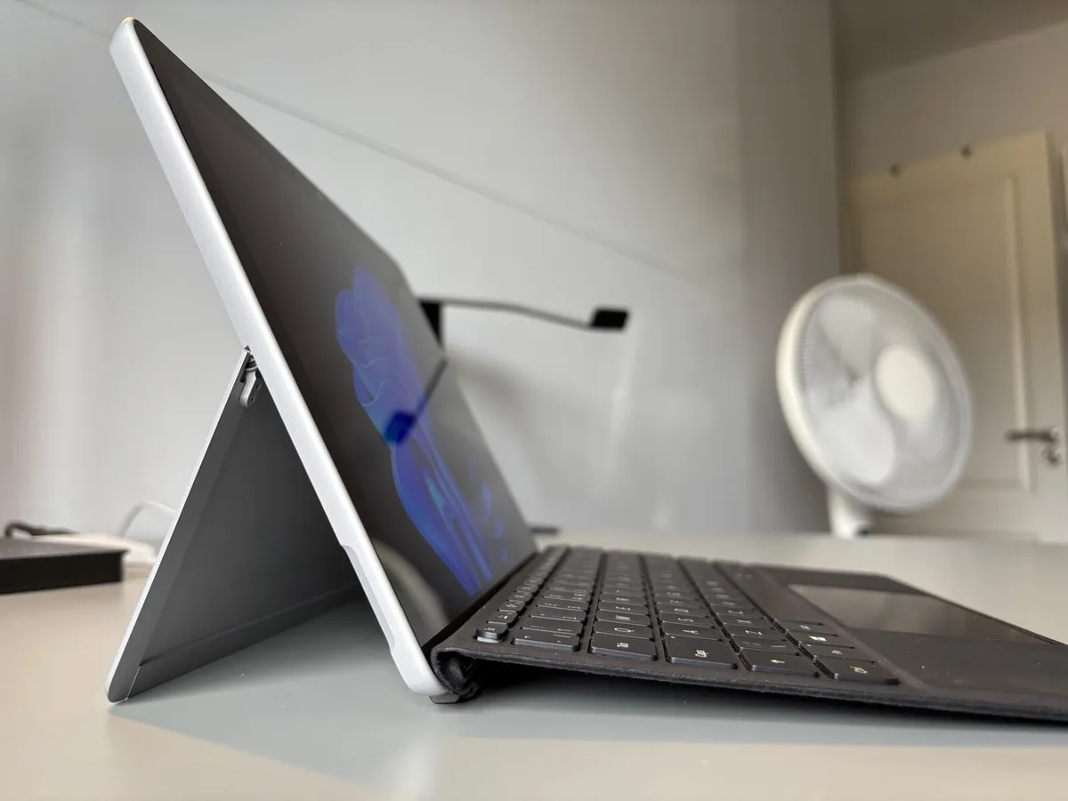 Microsoft Surface Go 3 - Image 2