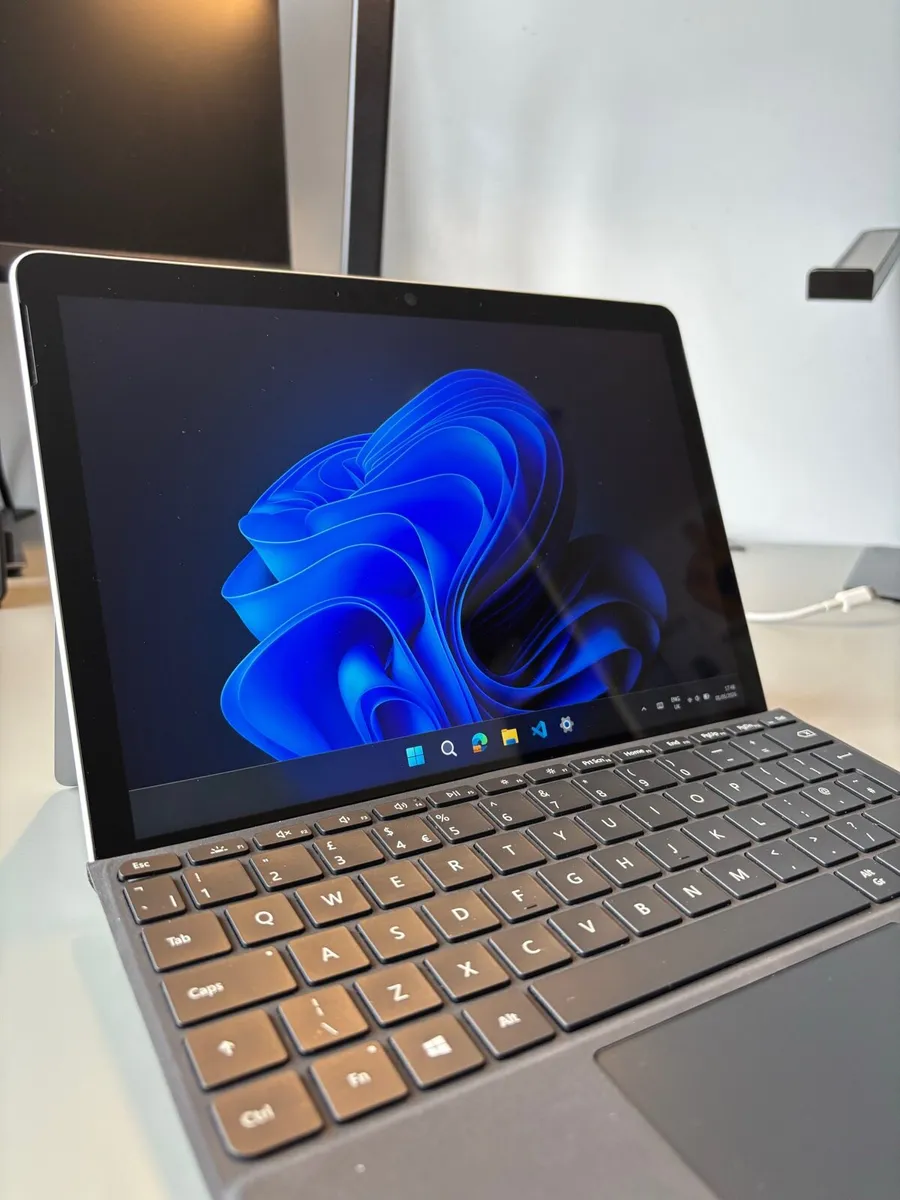 Microsoft Surface Go 3 - Image 3