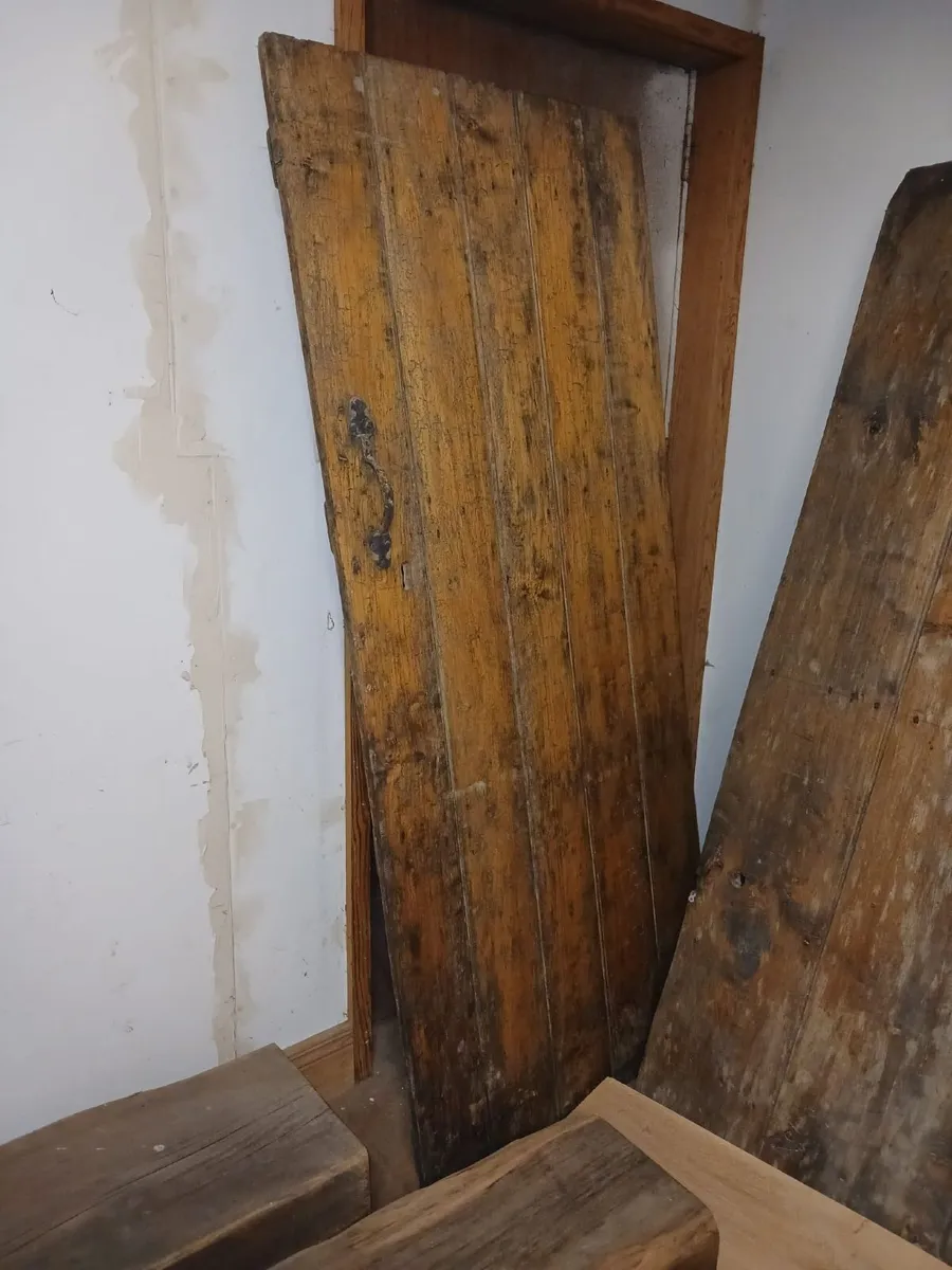 🚪 AN EXCEPTIONAL RANGE OF RECLAIMED DOORS - Image 2