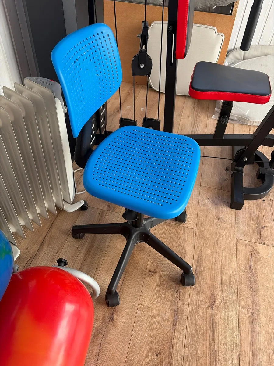 Children’s desk swivel chair - Image 2