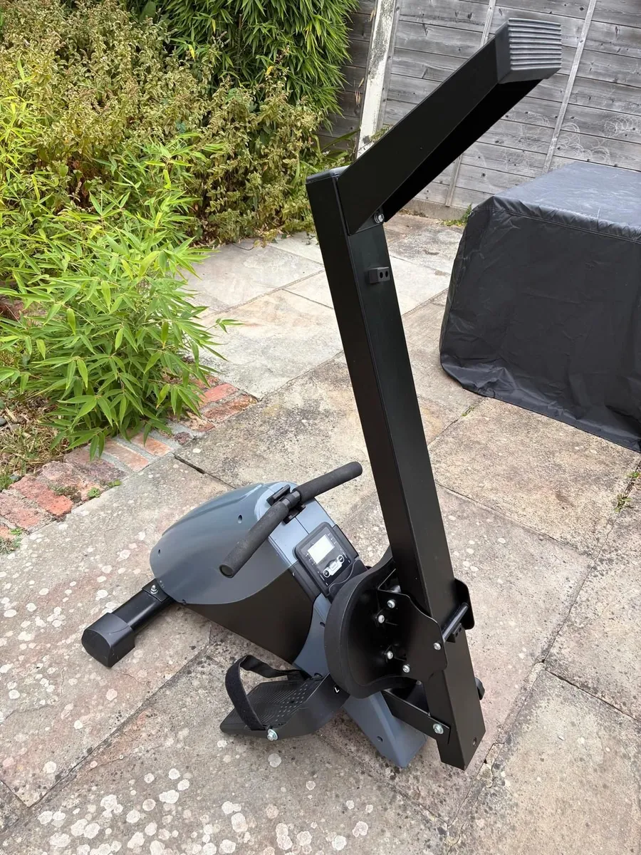 Foldable Rowing Machine - 10 resistance levels. - Image 1