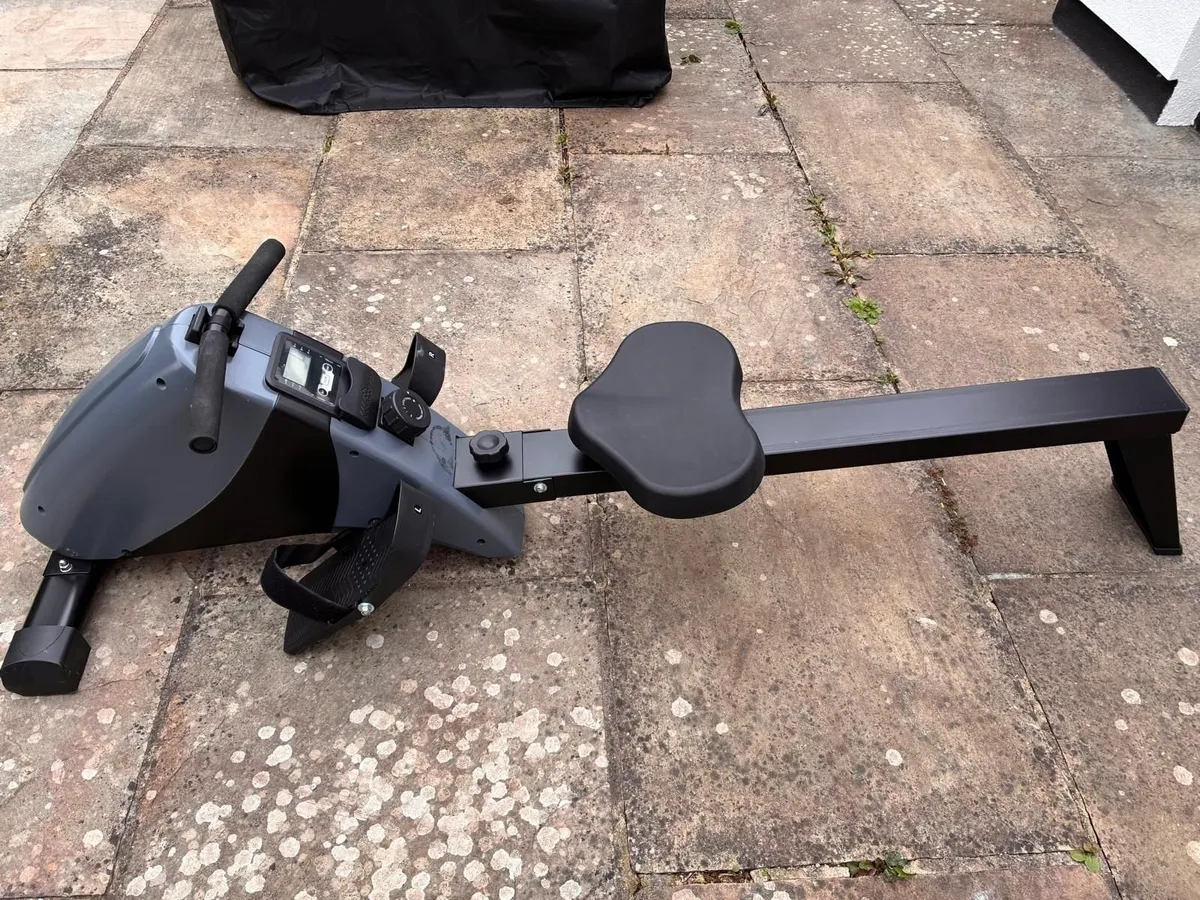 Foldable Rowing Machine - 10 resistance levels. - Image 2