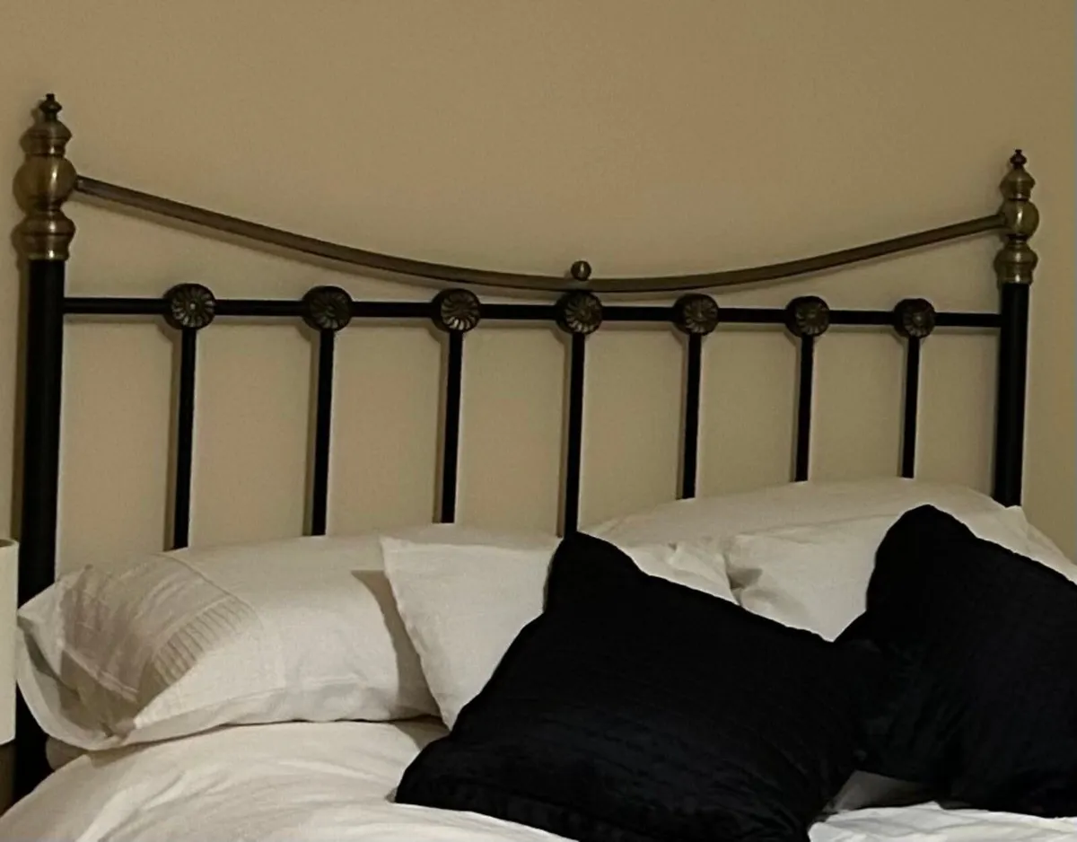 Headboard - Image 1