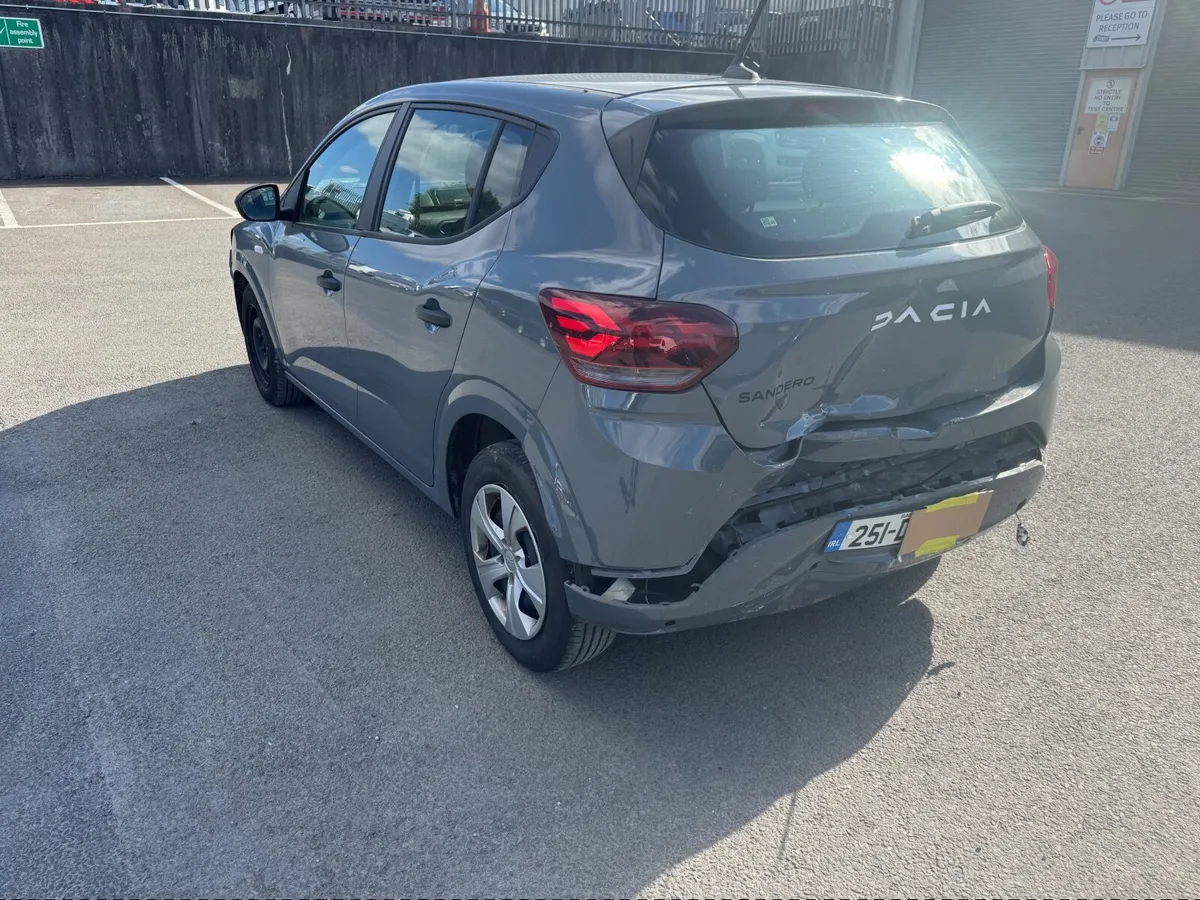 251 Dacia Sandero - Image 4