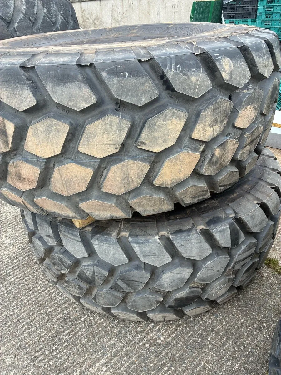 Bridgestone 26.5/25 moxy / shovel tyres - Image 2