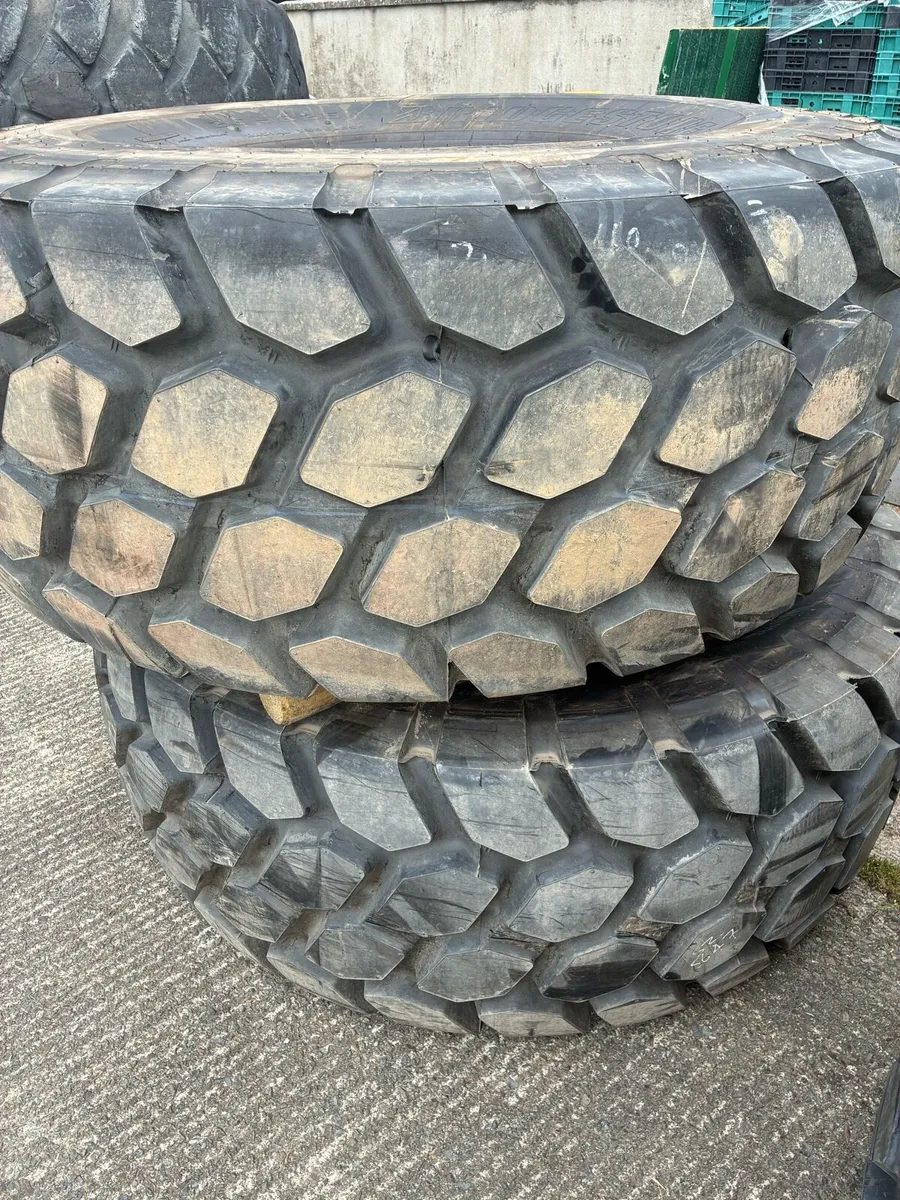 Bridgestone 26.5/25 moxy / shovel tyres - Image 3