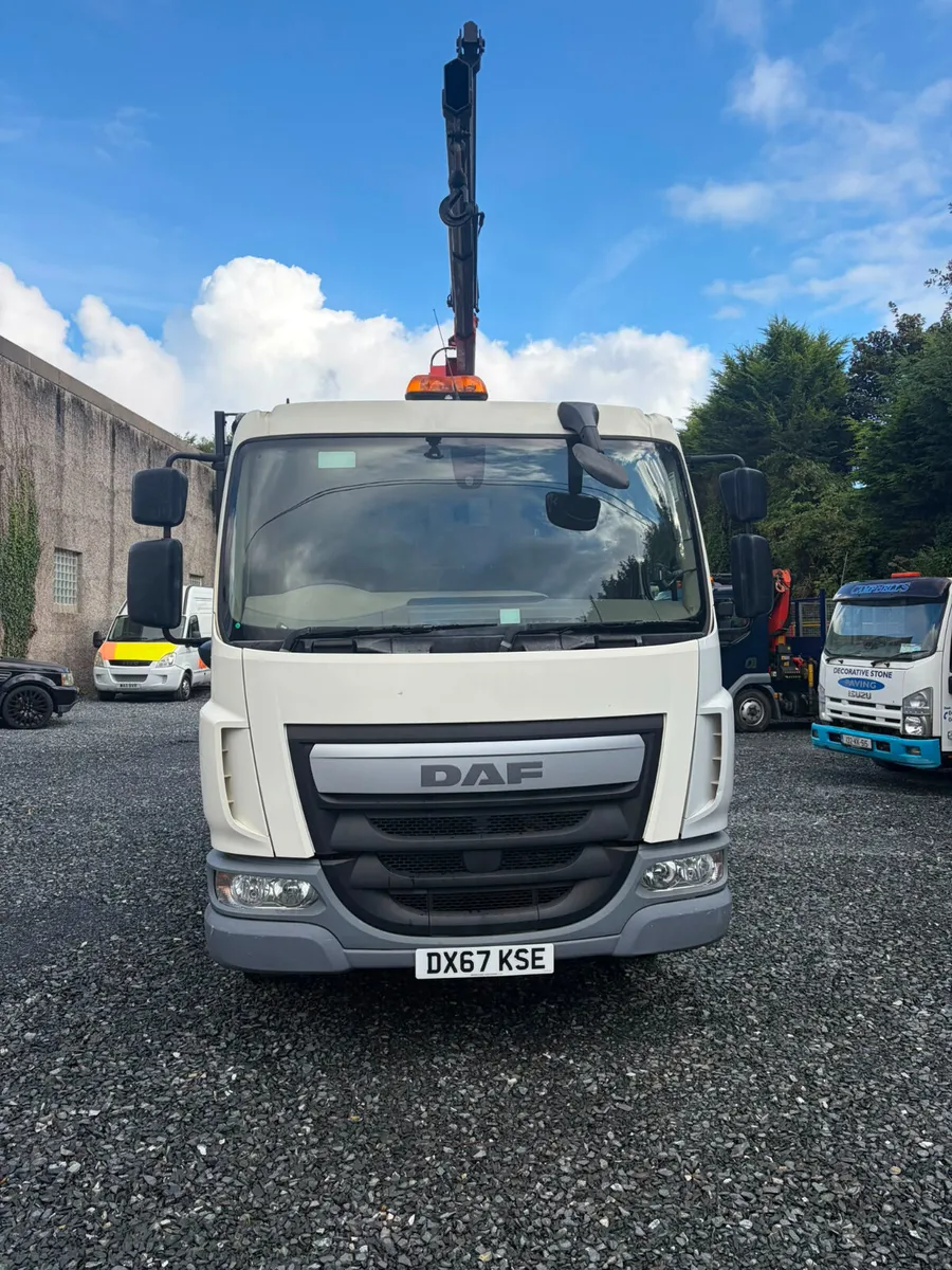 2017 DAF LF150 7.5Ton Dropside with Rear Crane - Image 3