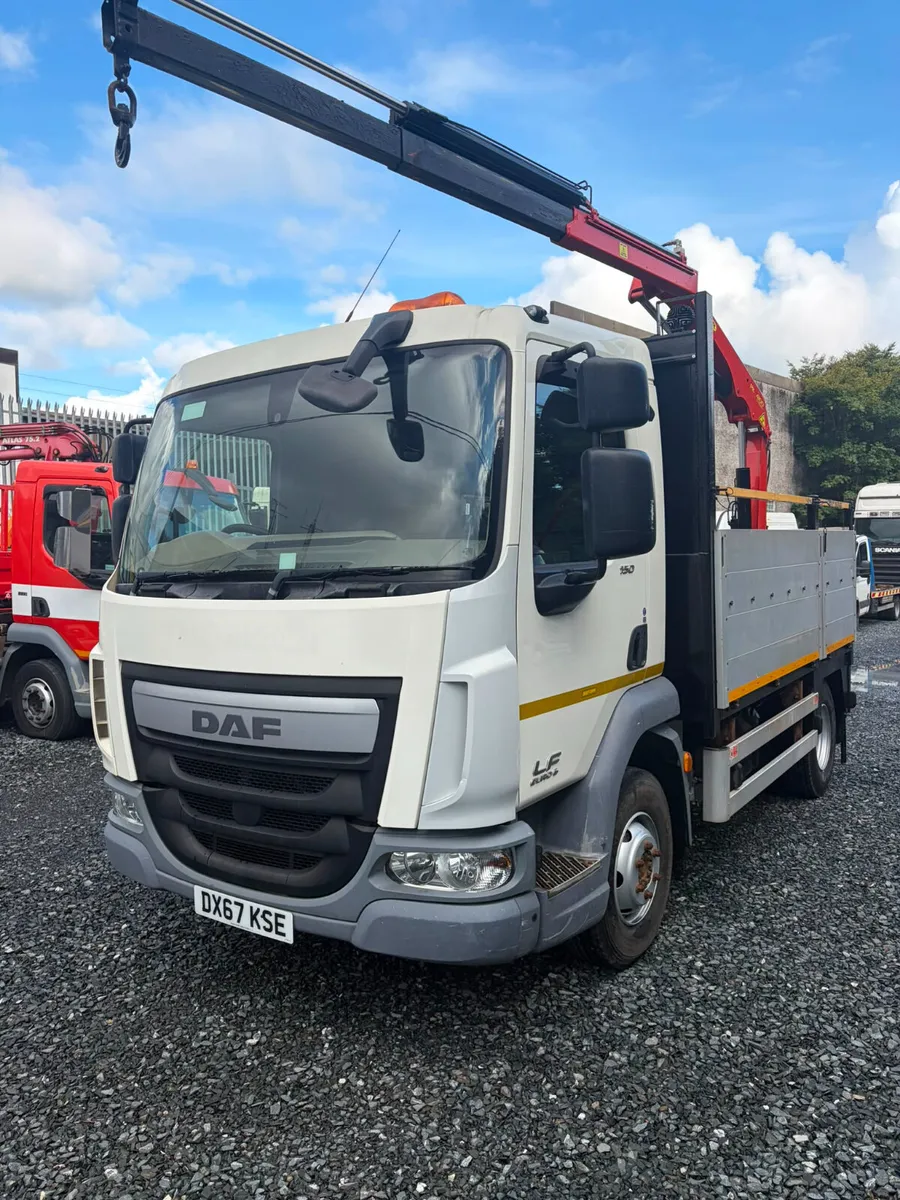 2017 DAF LF150 7.5Ton Dropside with Rear Crane - Image 2