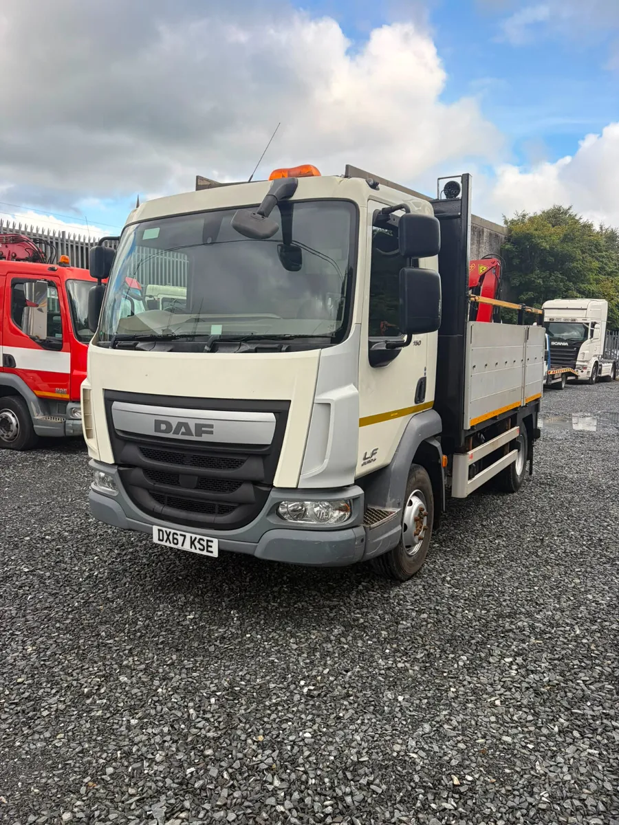 2017 DAF LF150 7.5Ton Dropside with Rear Crane - Image 4