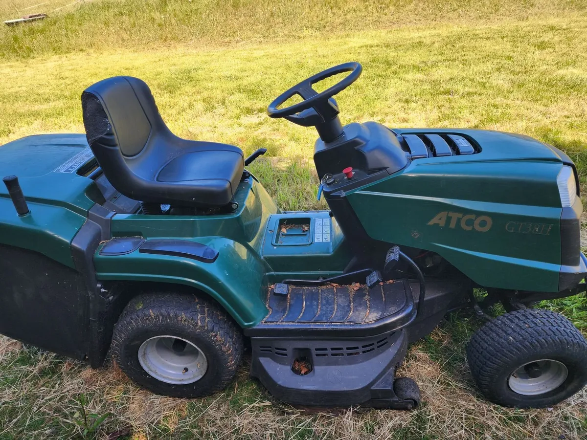 Ride on lawnmower - Image 2