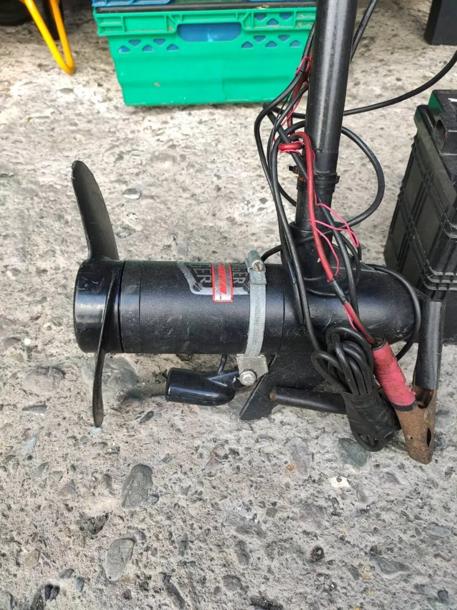 Minn Koda 34lb motor + battery+ fishfinder+charger - Image 2