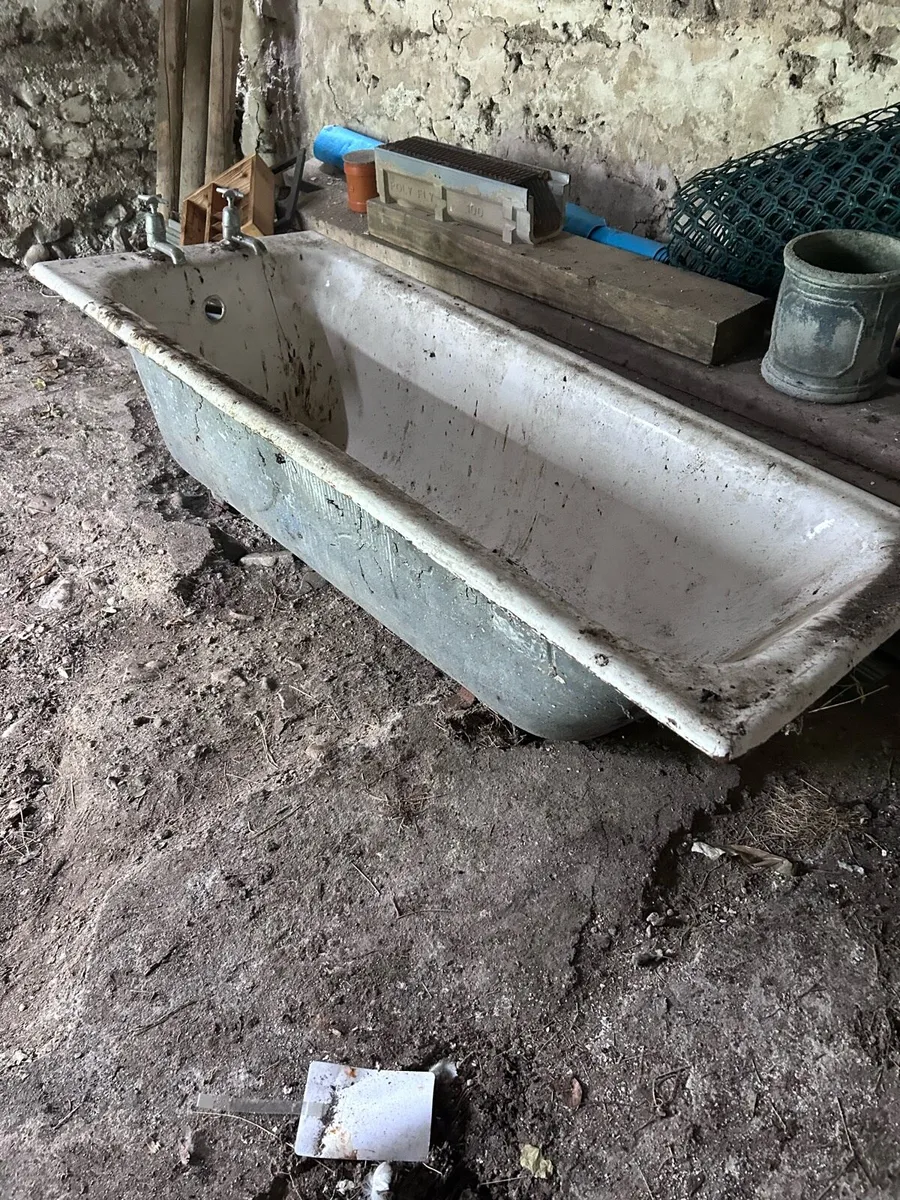 Bathtub Cast Iron - Image 2