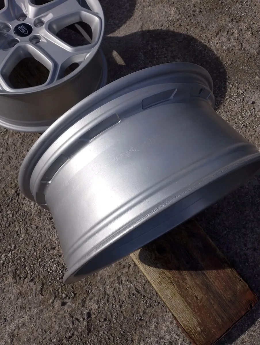 Original Ford Focus ST 18" nowflake alloys 5-108 - Image 4