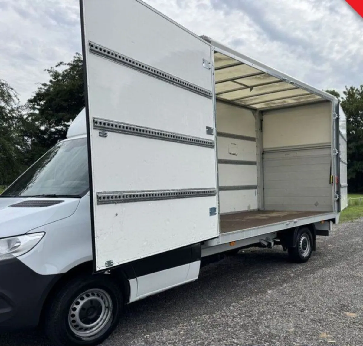 2021 Mercedes-Benz Sprinter Luton Box Van - Image 3