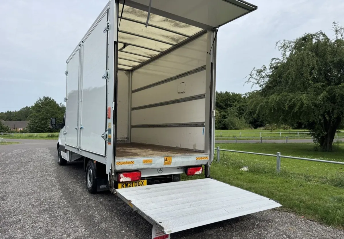 2021 Mercedes-Benz Sprinter Luton Box Van - Image 4