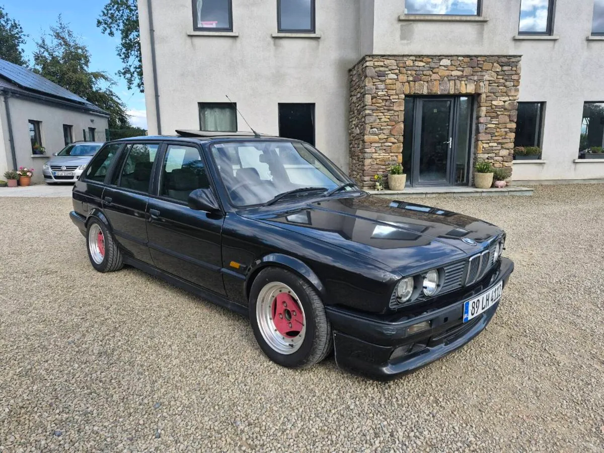 BMW 325i Touring - Image 2