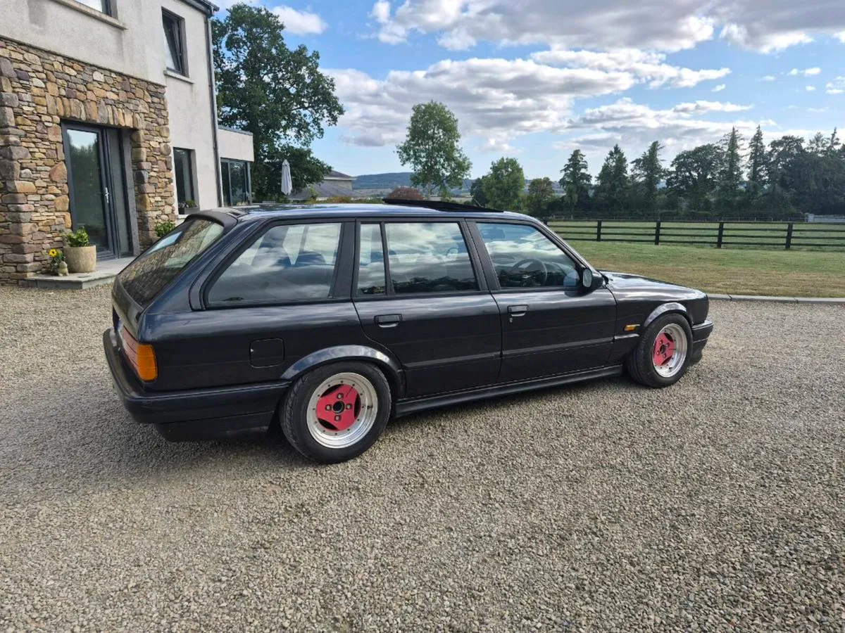 BMW 325i Touring - Image 3