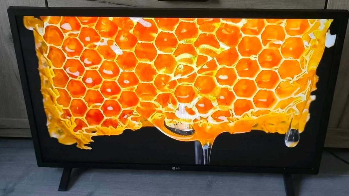 32"TV LG, SMART - Image 2