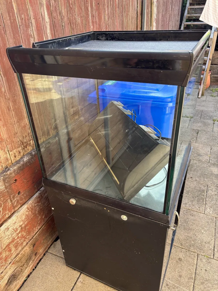Aquarium 200L - Image 1