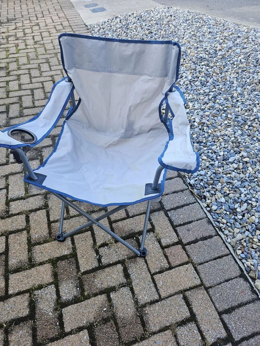 Camping table with gazebo and chair set - Image 2
