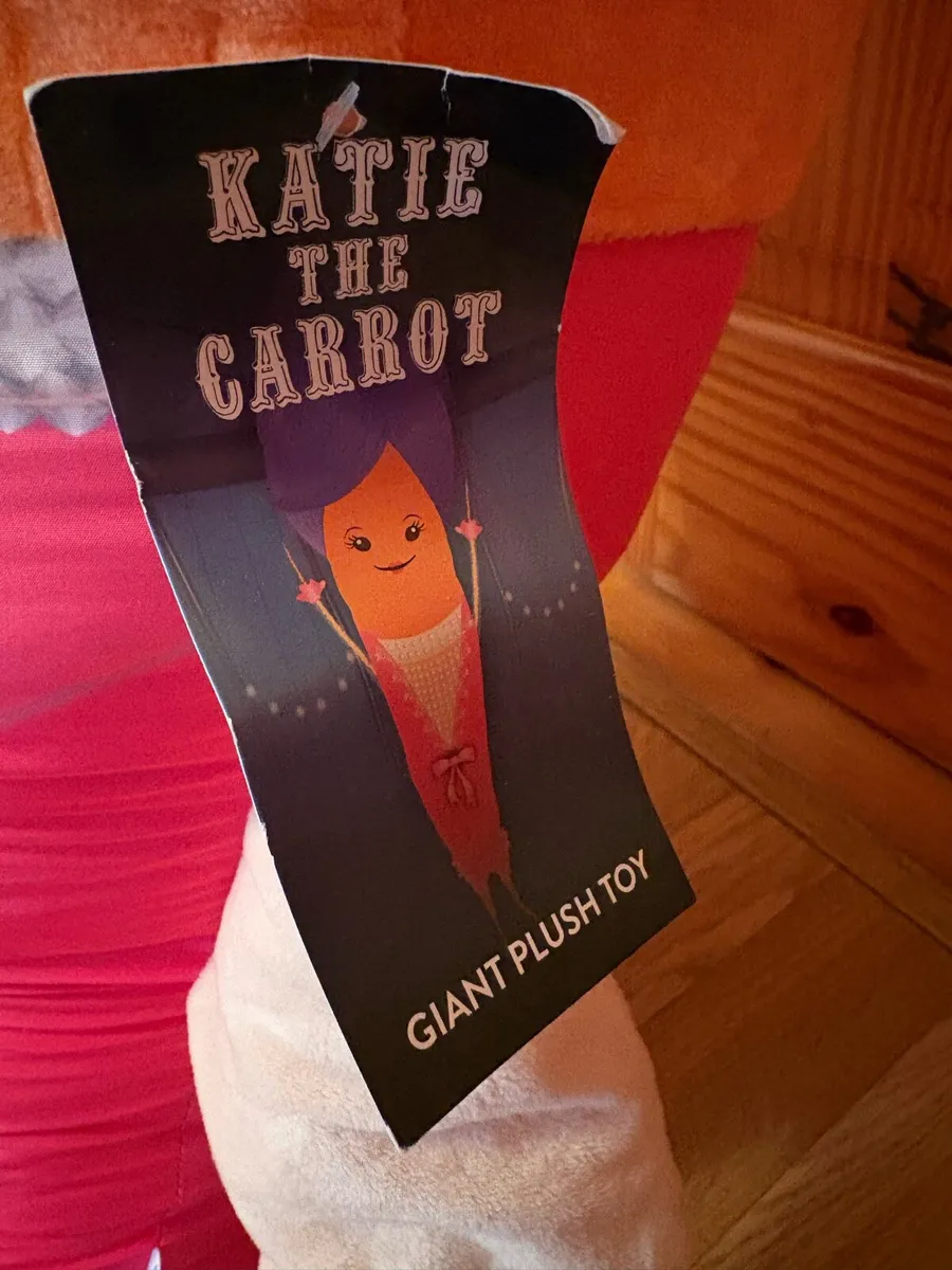 Katie The Carrot Greatest Showman Giant Plush - Image 3