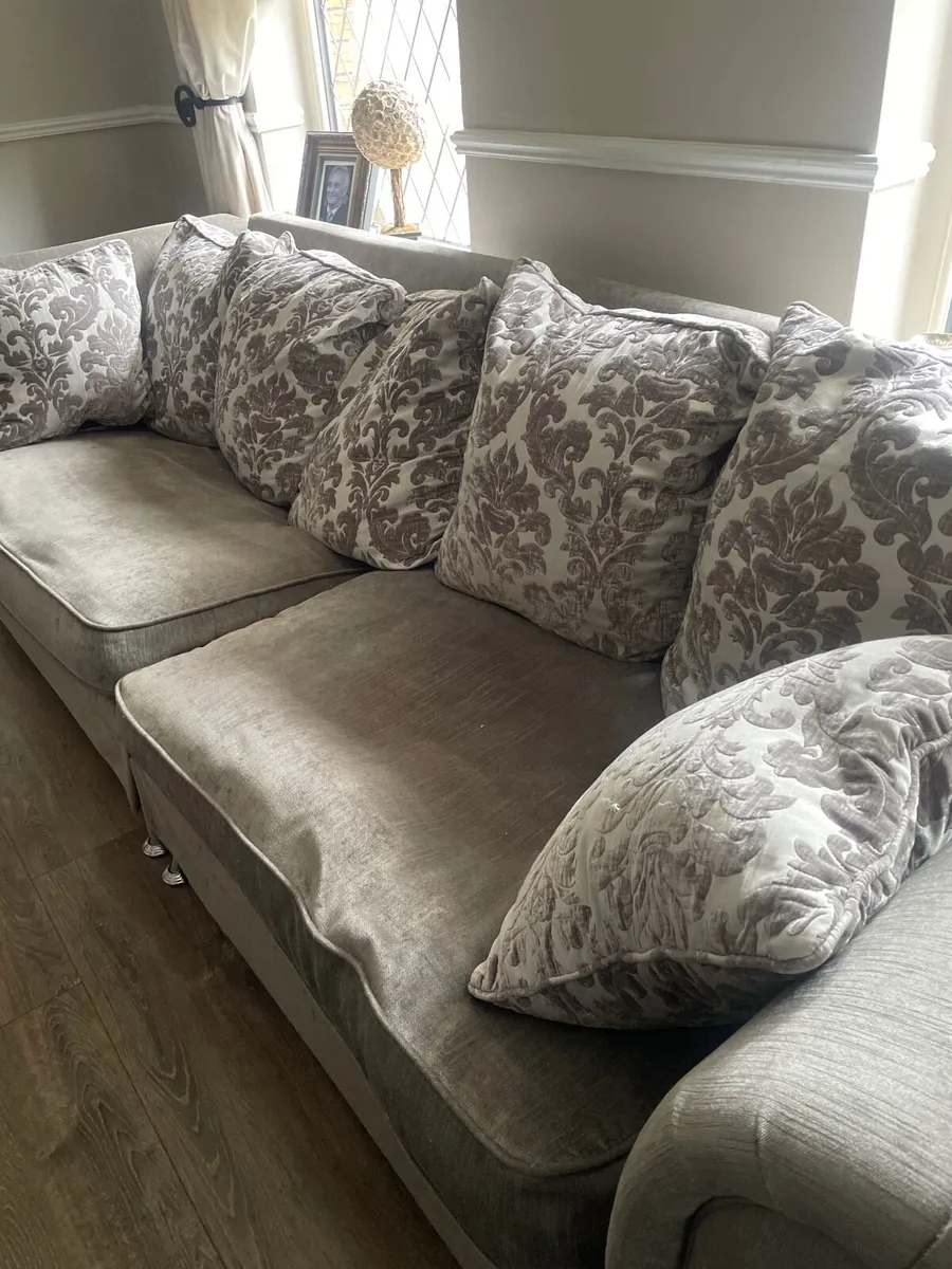 Sofa 4 seater with feathered cushions - Image 3