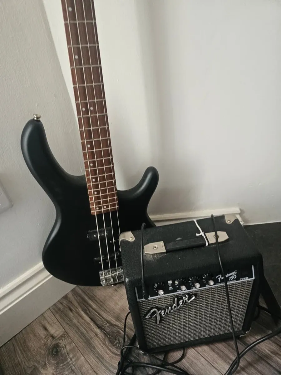 Bass guitar cort comes with a fender amp - Image 2