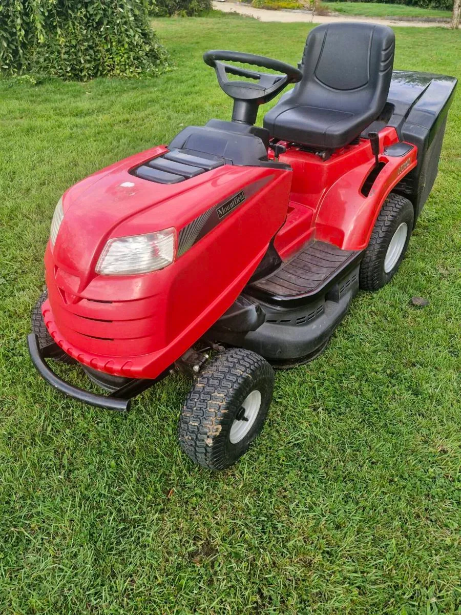 Castlegarden 2014ride on mower Delivery available - Image 1