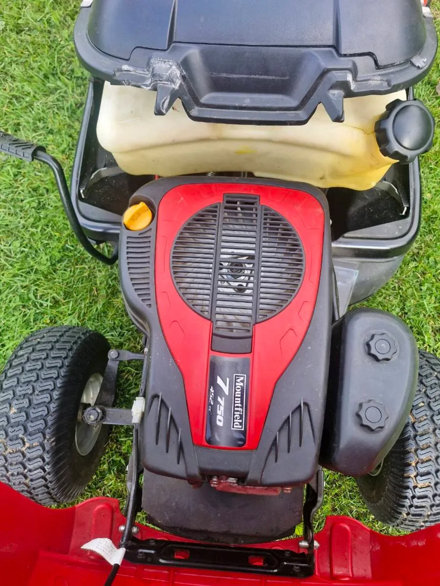 Castlegarden 2014ride on mower Delivery available - Image 3