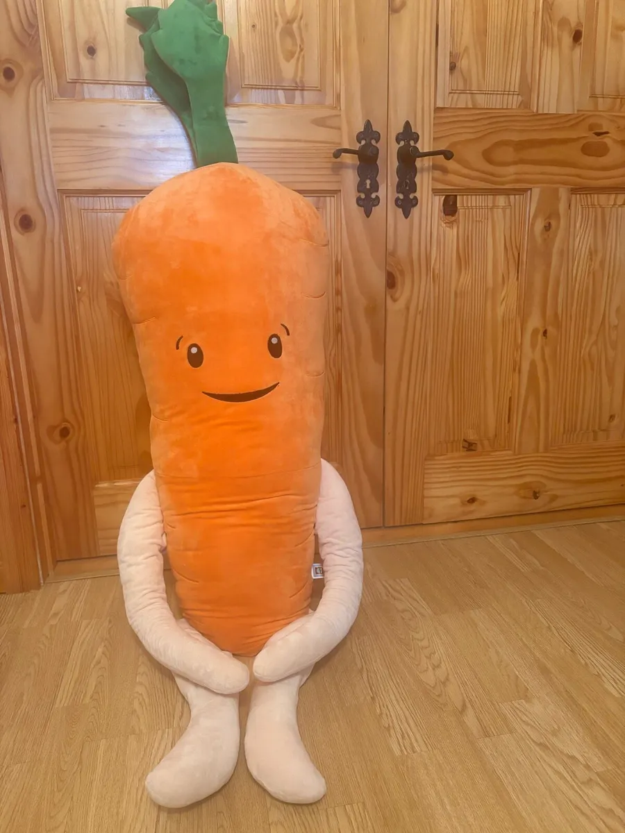 Kevin The Carrot Giant Plush - Image 1