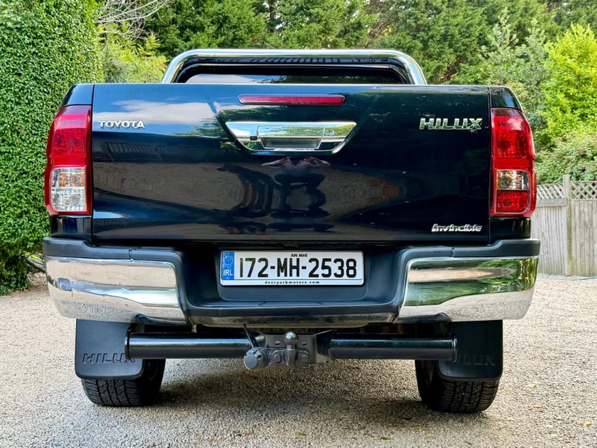 Toyota Hilux D-4D INVINCIBLE DC 4WD *Auto…Leather… - Image 4