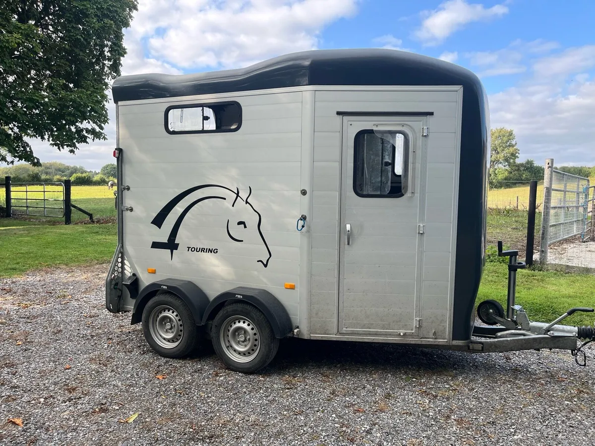 Double Horsebox - Image 1