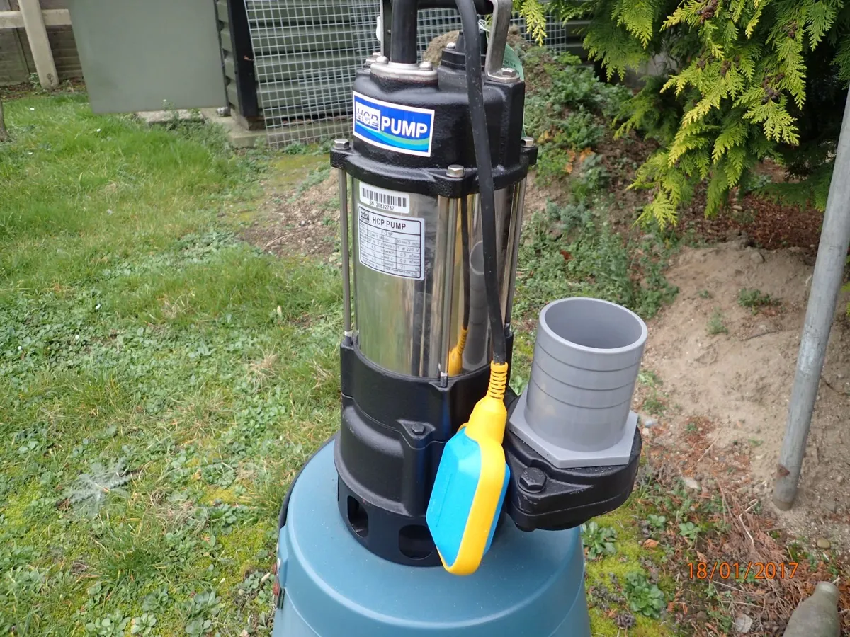 1 HP cast iron dirty water pump. - Image 1