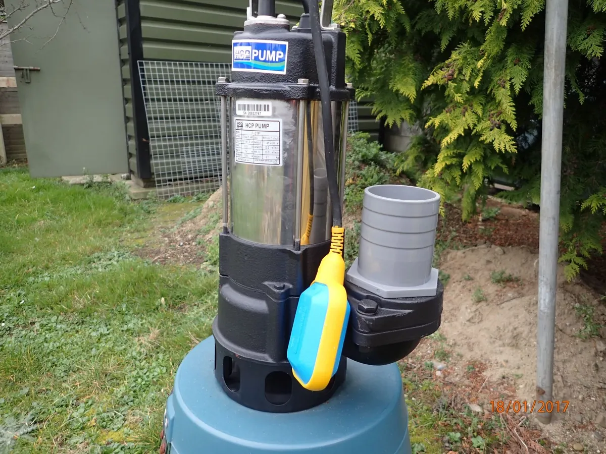 1 HP cast iron dirty water pump. - Image 3