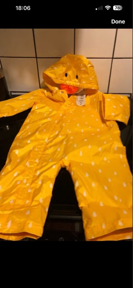 Boys BNWT rain suit 9/12 mths €10 - Image 1