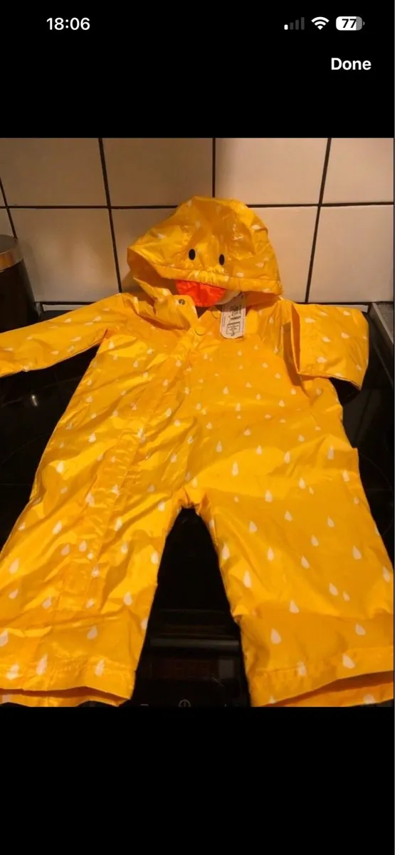 Boys BNWT rain suit 9/12 mths €10 - Image 2