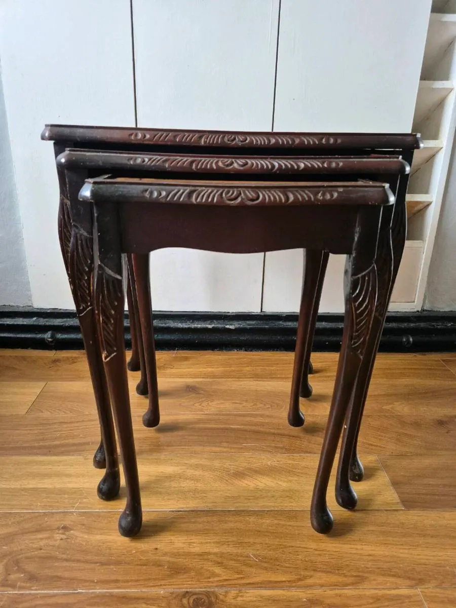 Carved nest of tables with leather top - Image 2