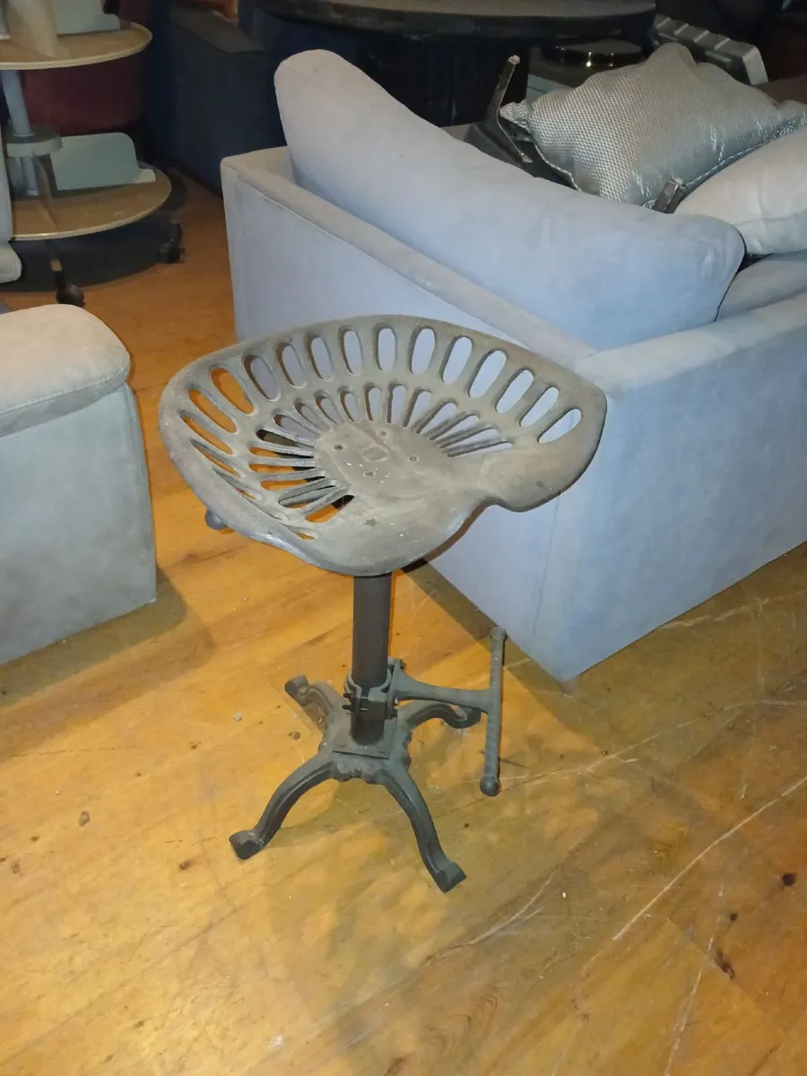 ✨ CAREFULLY SOURCED FURNITURE & UNIQUE PIECES - Image 4