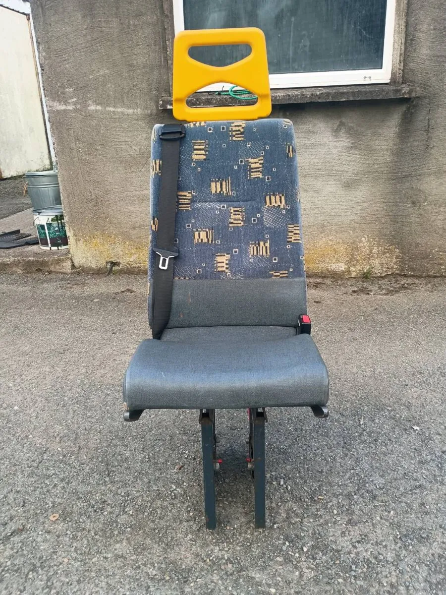 16 seater bus (parts & repair) + 20 quick rls seat - Image 4