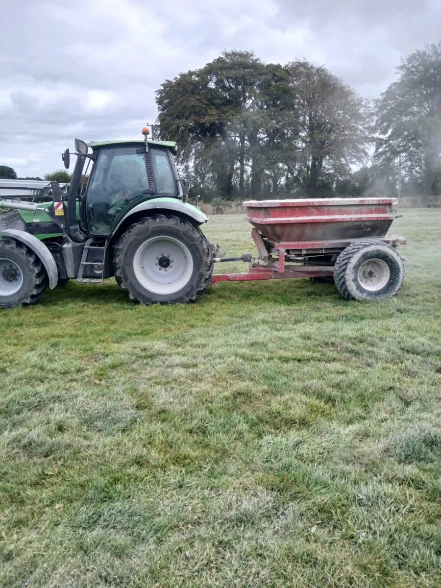 Lime spreading contractor - Image 1