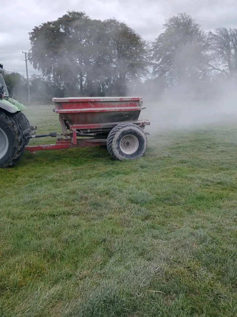 Lime spreading contractor - Image 2