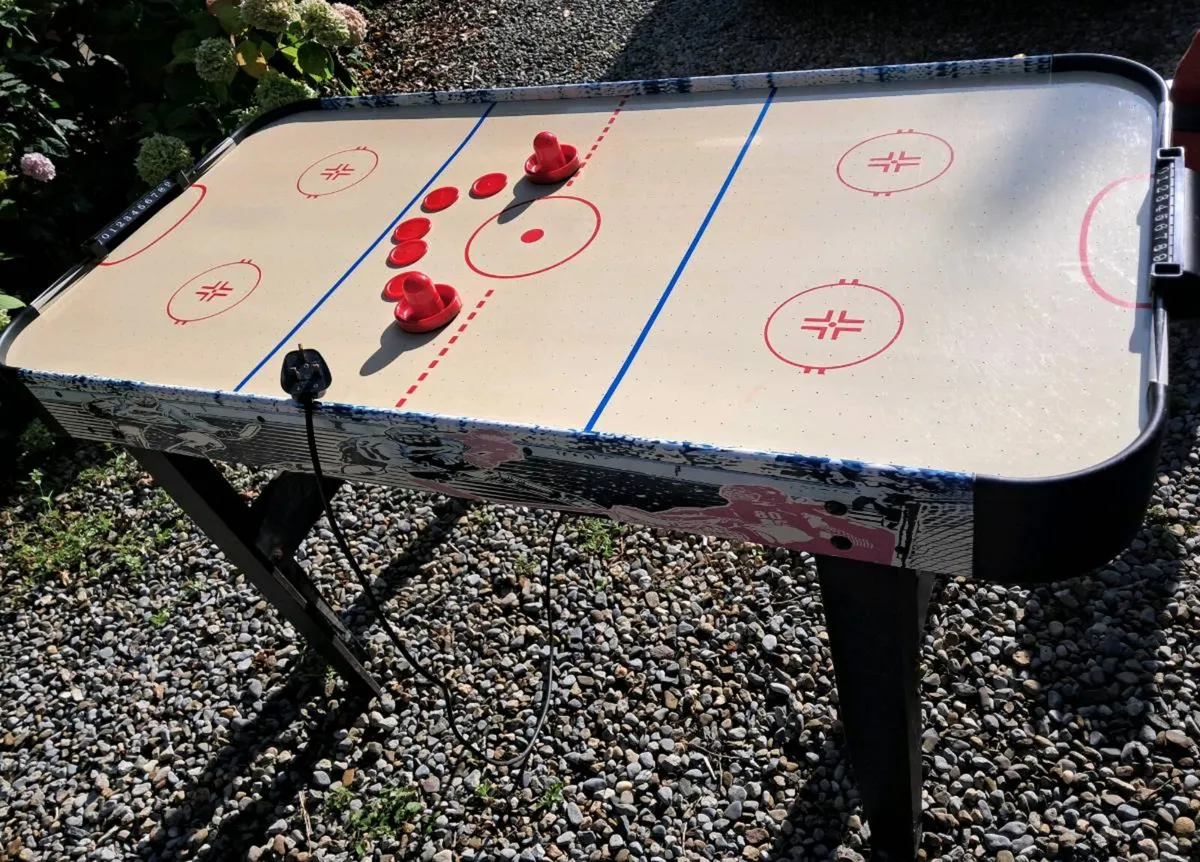 Air hockey table - Image 2