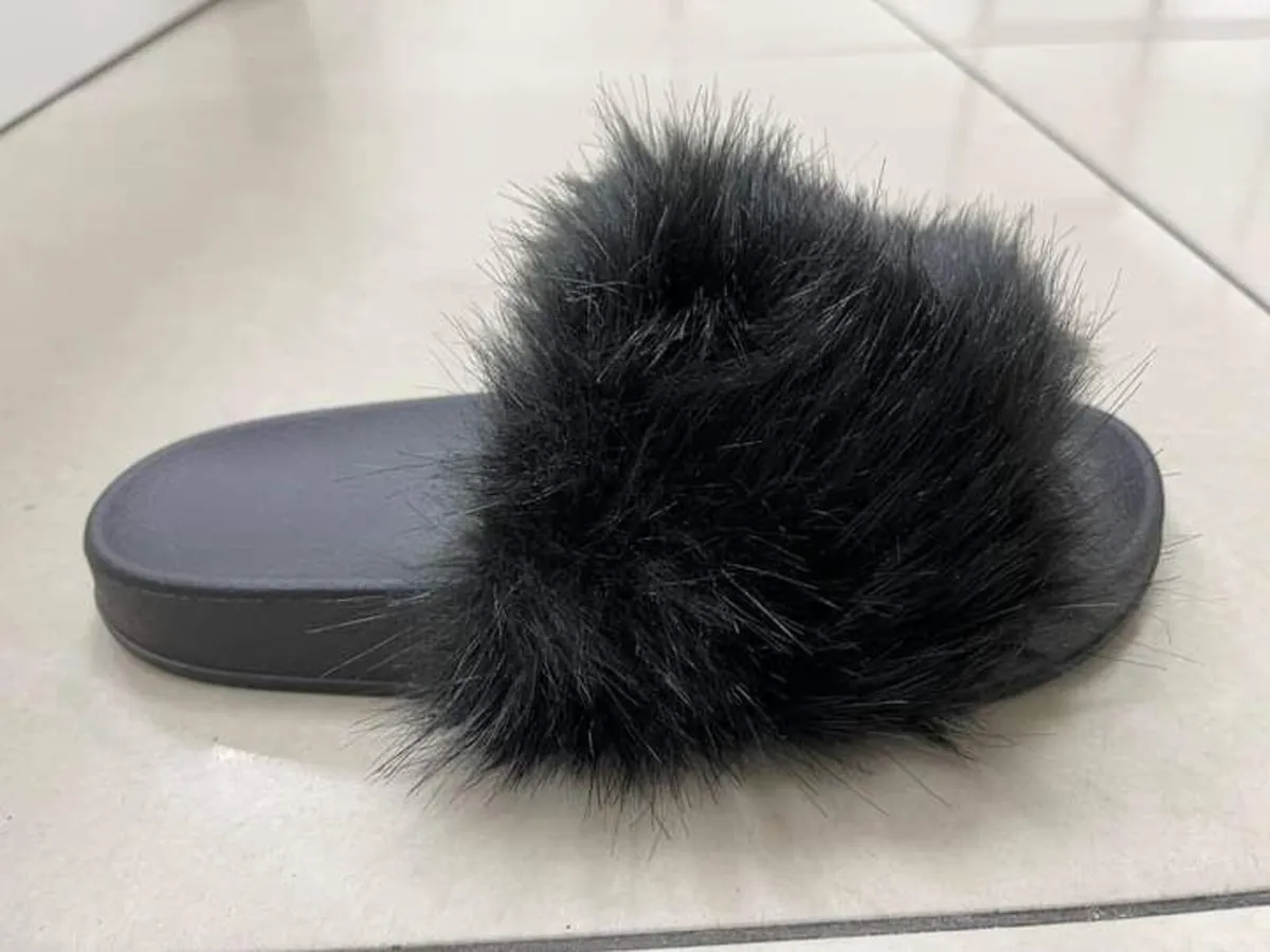 Furry Ladies Slippers Black, pink 4-8 - Image 2